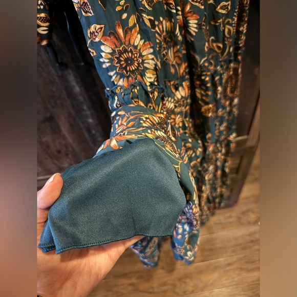 Kate and Lily Maxi Dress - Picture 5 of 5